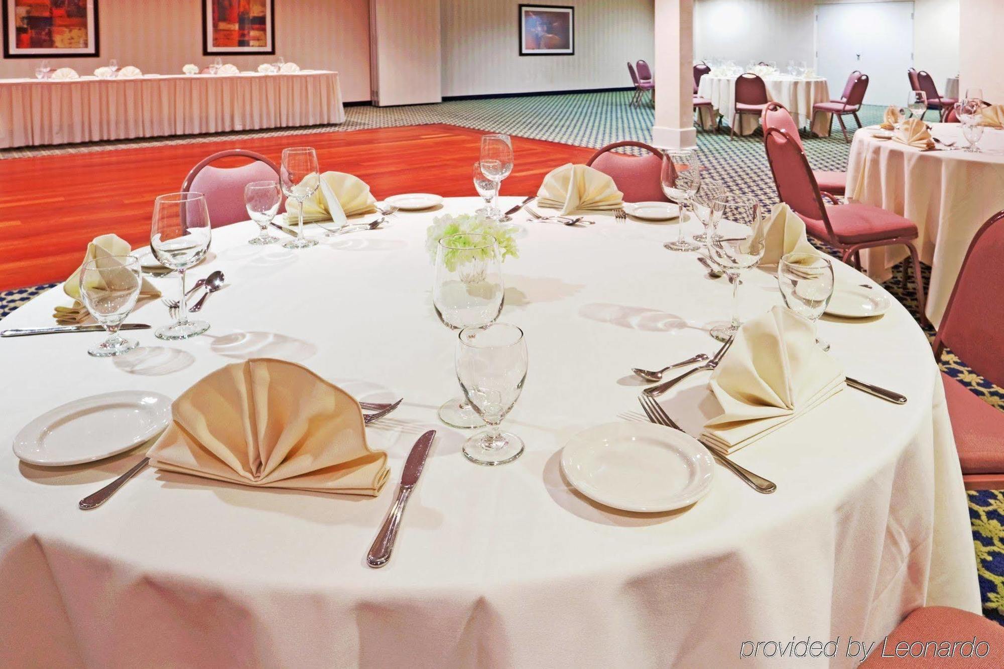 Holiday Inn Cape Cod - Hyannis, An Ihg Hotel Ресторан фото